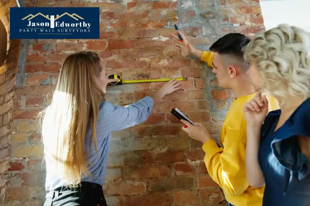 What are the responsibilities of a party wall surveyor Croydon?